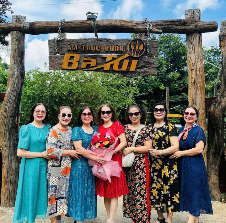 Họp Mặt Tại Ẩm Thực Vườn Ba Tui